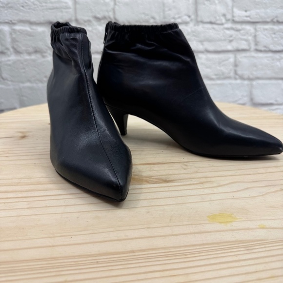 Jeffrey Campbell Shoes - JEFFREY CAMPBELL Women's Black Zosia Kitten Heel Booties Elastic Ankle Sz 7.5